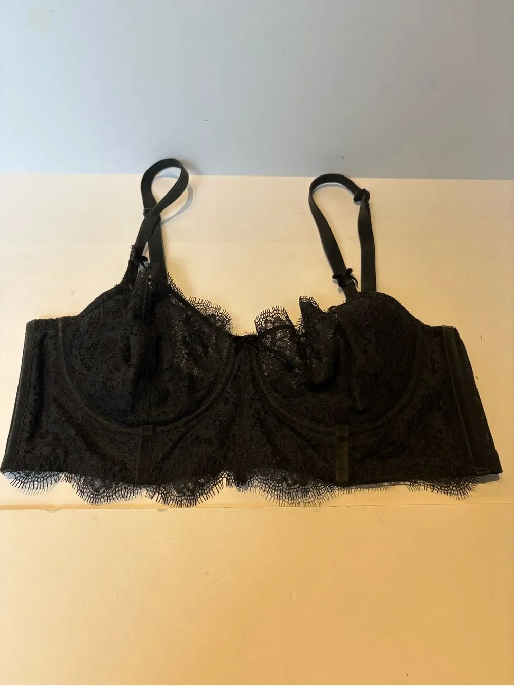 Victoria's Secret Push up without padding Black Lace Underwire Bra Size 36C